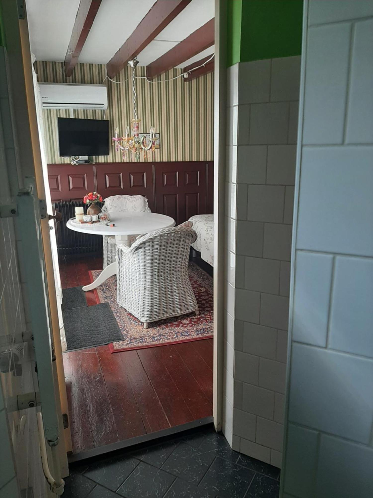 Bed And Breakfast Het Oude Bos Wijnjewoude Bagian luar foto